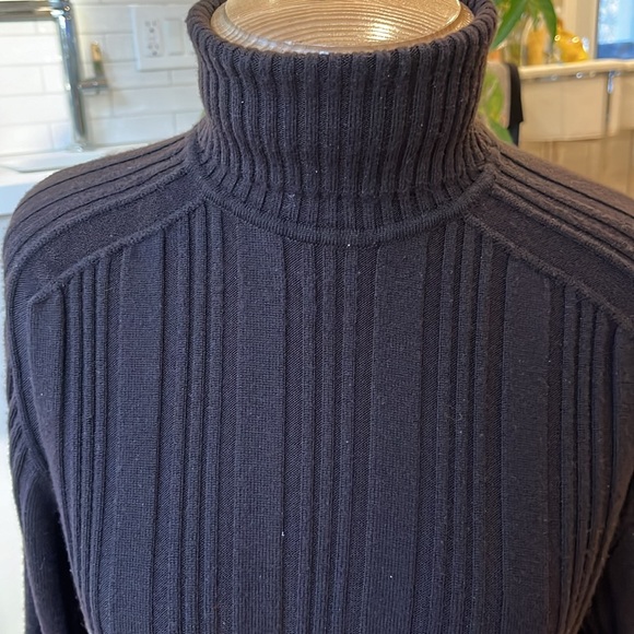 EUC Hugo Boss long sleeve wool turtleneck sweater. - Picture 2 of 12